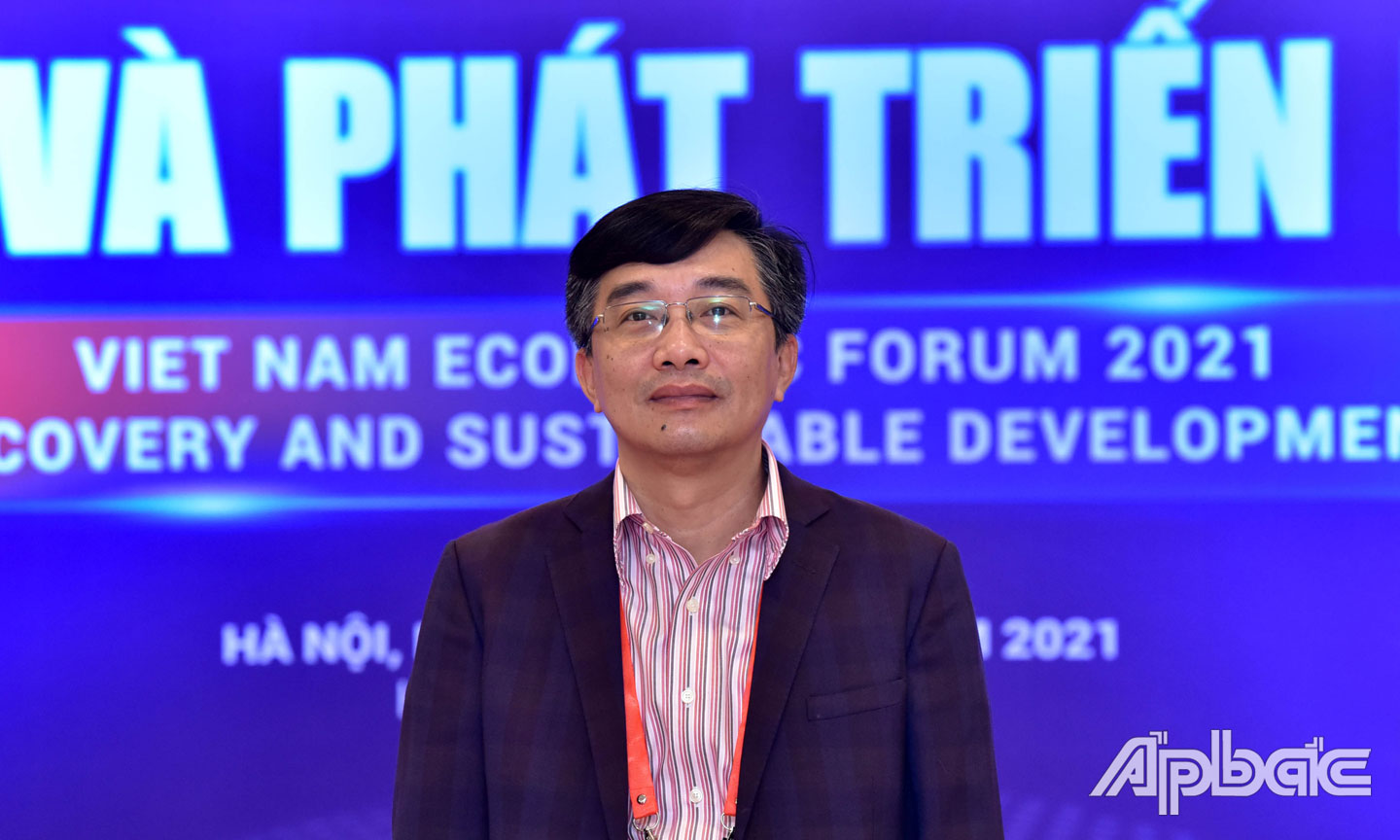 Tiến sĩ Nguyễn Minh Sơn.