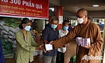 Niệm Phật đường Liên Hoa trao tặng 2.000 phần quà cho hộ nghèo