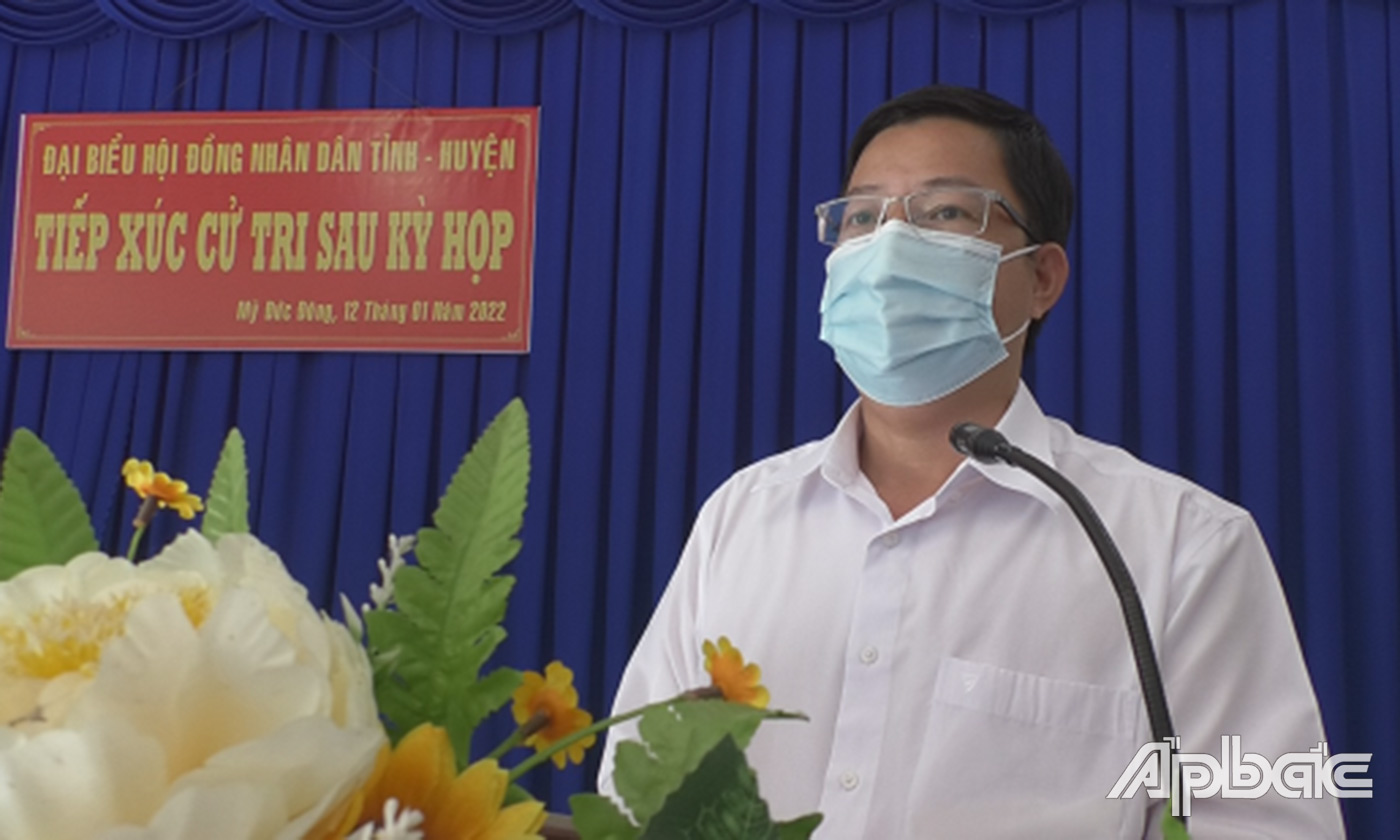 Đồng chí Trần Thanh Nguyên phát biểu tại buổi tiếp xúc cử tri xã An Hữu 