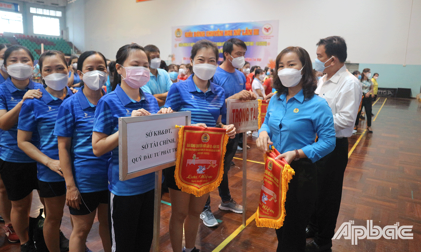 Phó Chủ tịch Liên đoàn Lao động tỉnh Tiền Giang 