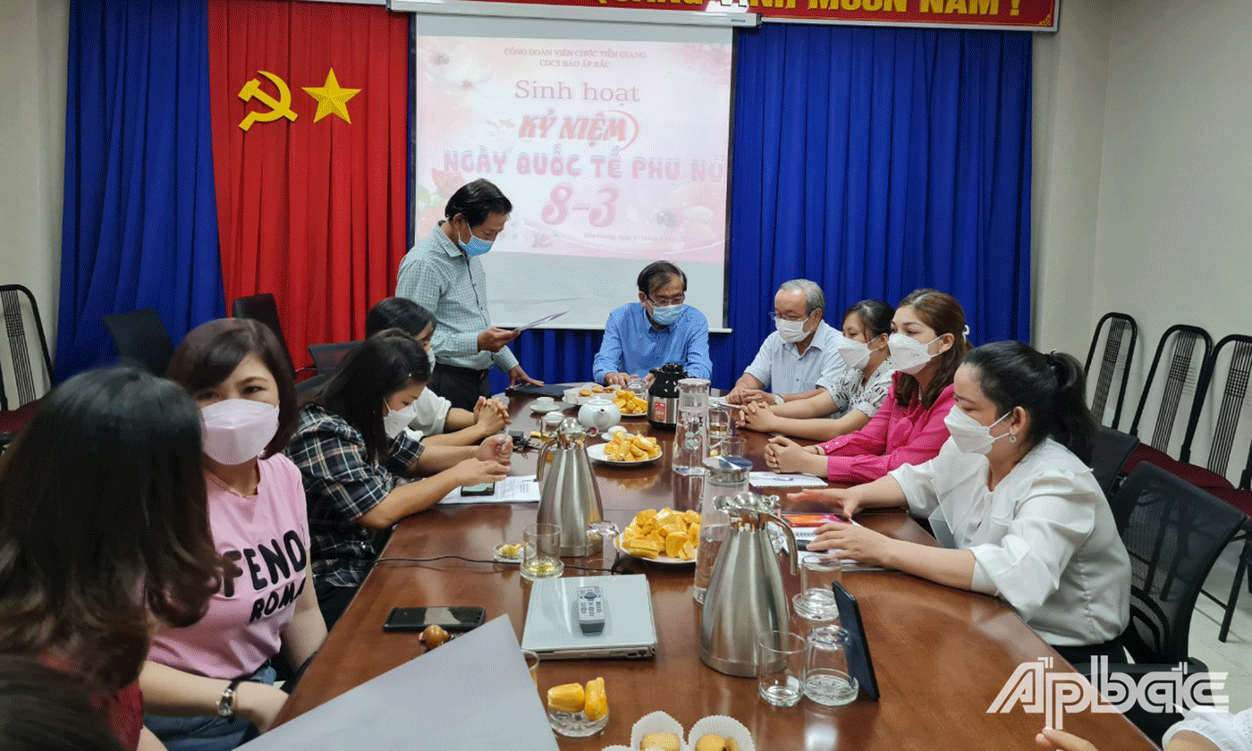 Quang cảnh buổi họp mặt