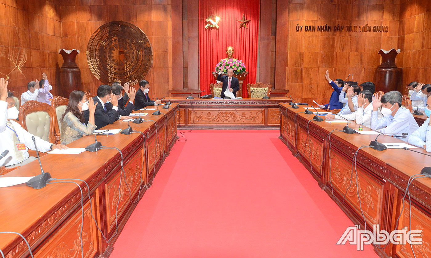 Ban Chấp hành Hiệp hội DN tỉnh nhiệm kỳ 2022-2027 họp phiên đầu tiên.
