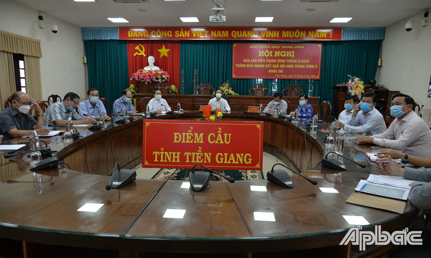 Đại biểu tham dự tại điểm cầu Tiền Giang.