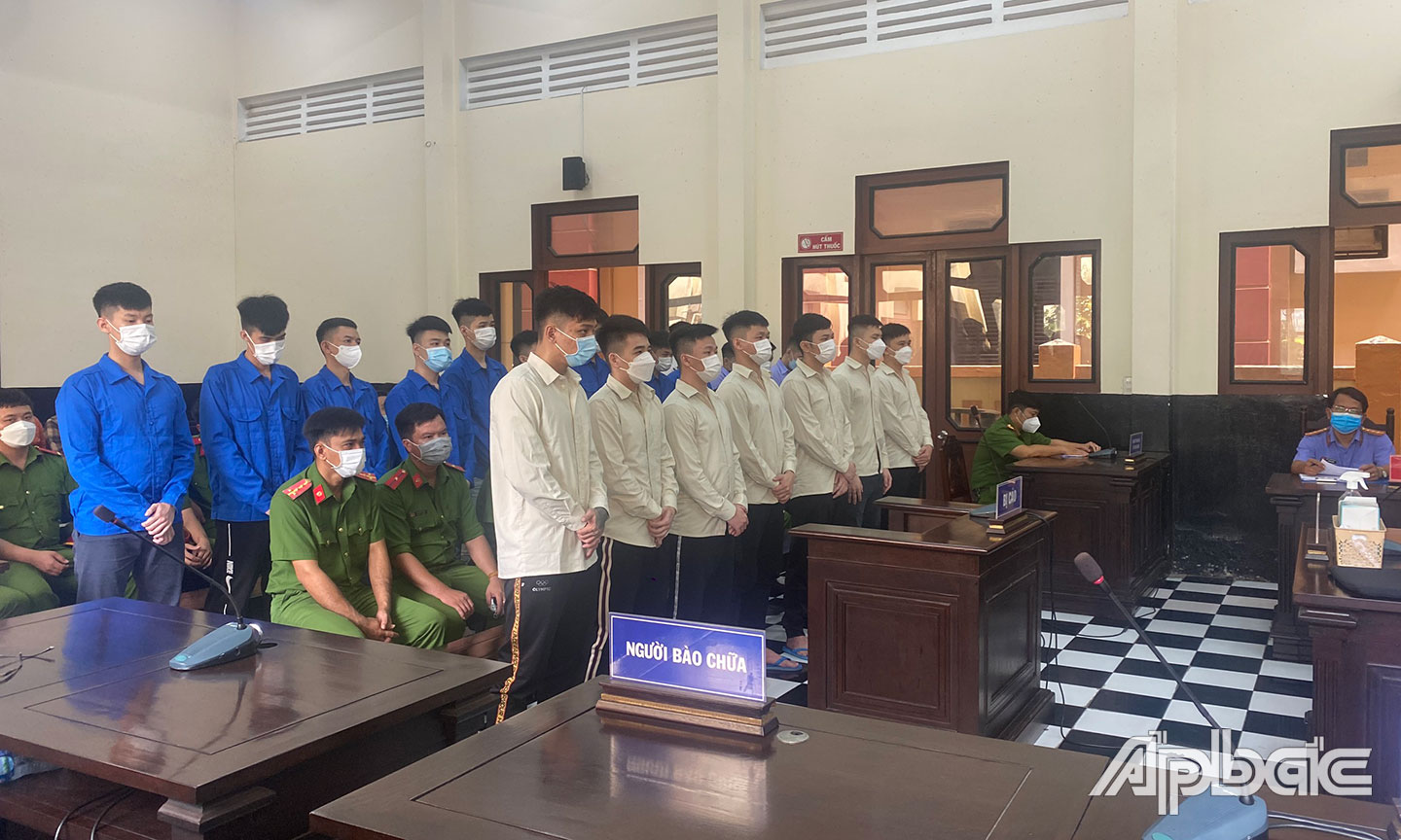 Các bị cáo tại buổi tuyên án.