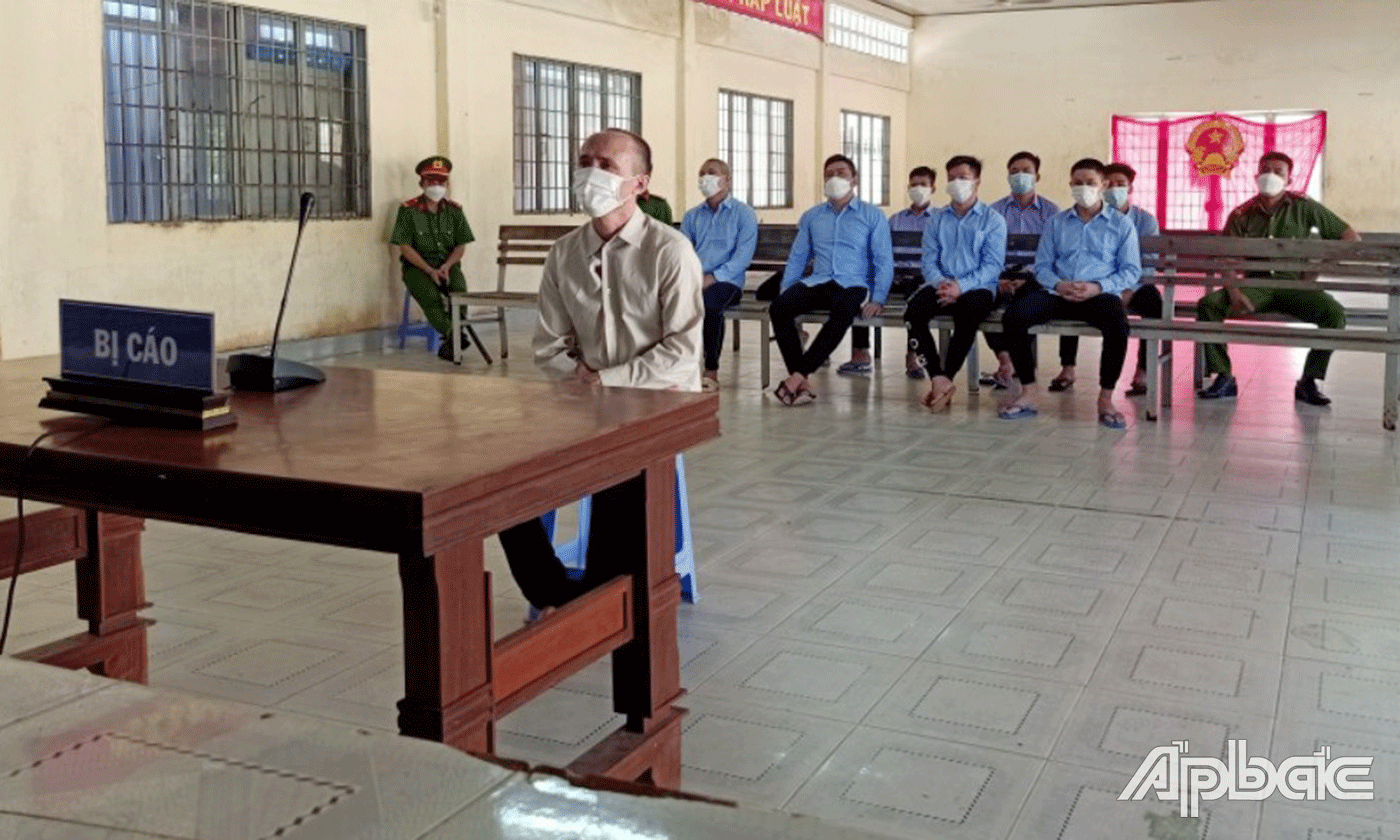 Bị cáo tại điểm cầu Trại tạm giam - Công an tỉnh Tiền Giang.