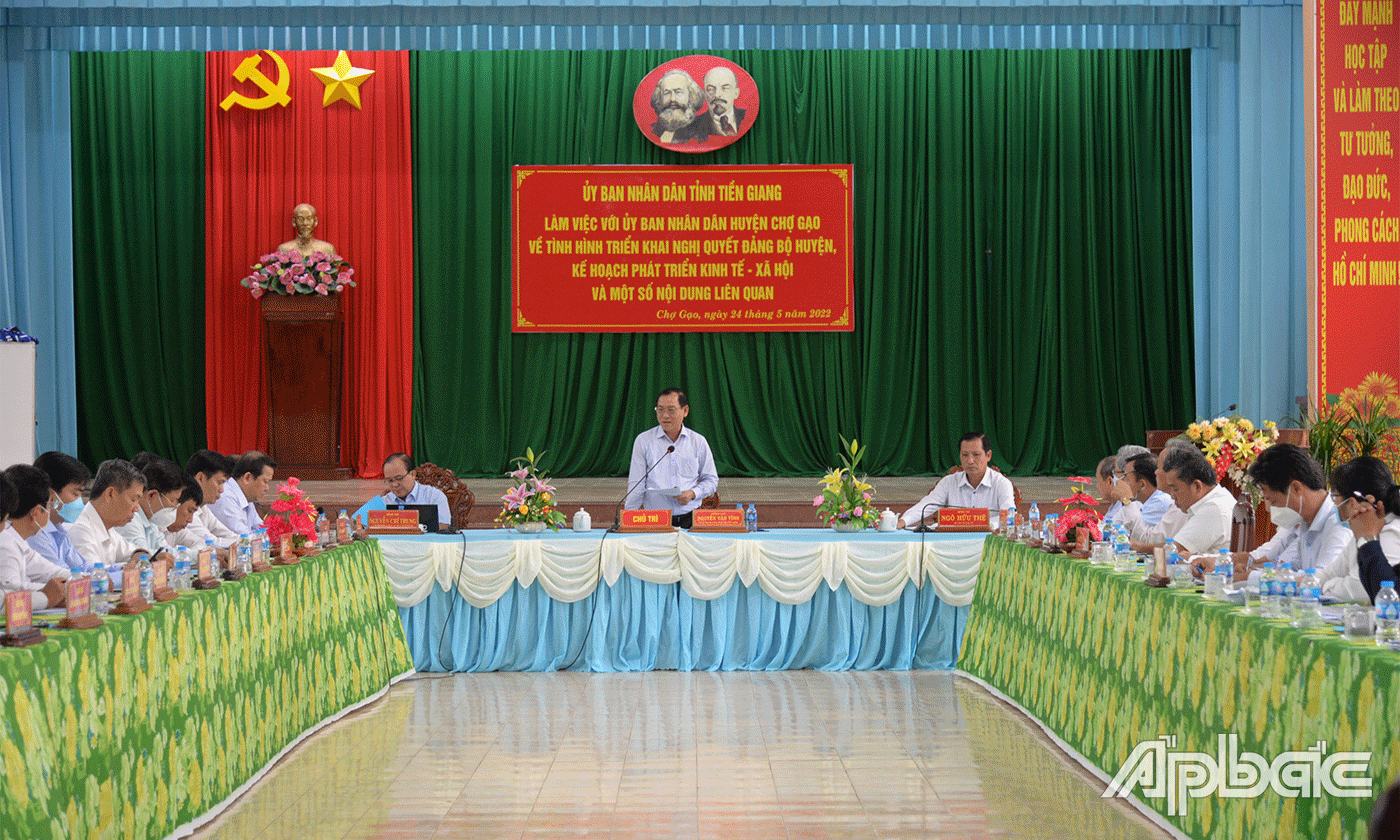 Quang cảnh buổi làm việc.