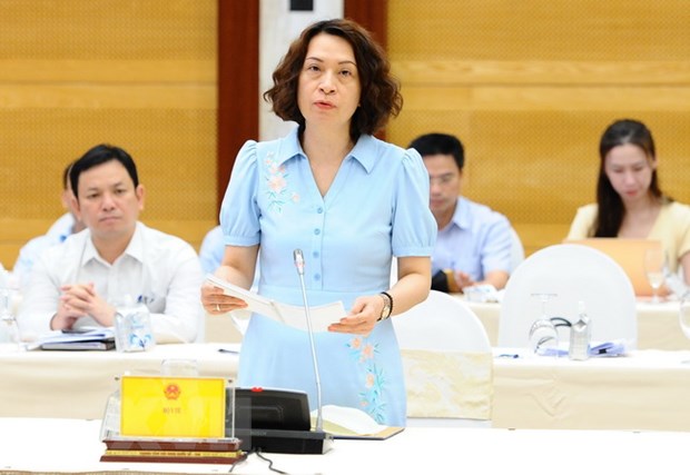 Thứ trưởng Bộ Y tế Nguyễn Thị Liên Hương trả lời các câu hỏi. (Ảnh: Minh Đức/TTXVN)