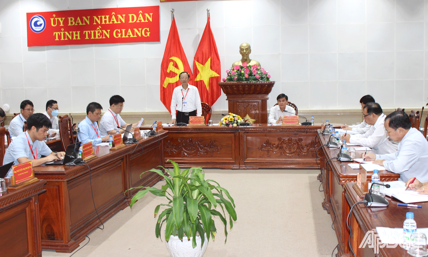 Quang cảnh buổi làm việc với UBND tỉnh Tiền Giang về công tác chuẩn bị Kỳ thi tốt nghiệp THPT năm 2022. 