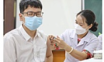 Tỉ lệ tiêm vaccine còn thấp, cảnh báo số trẻ mắc COVID-19 gia tăng