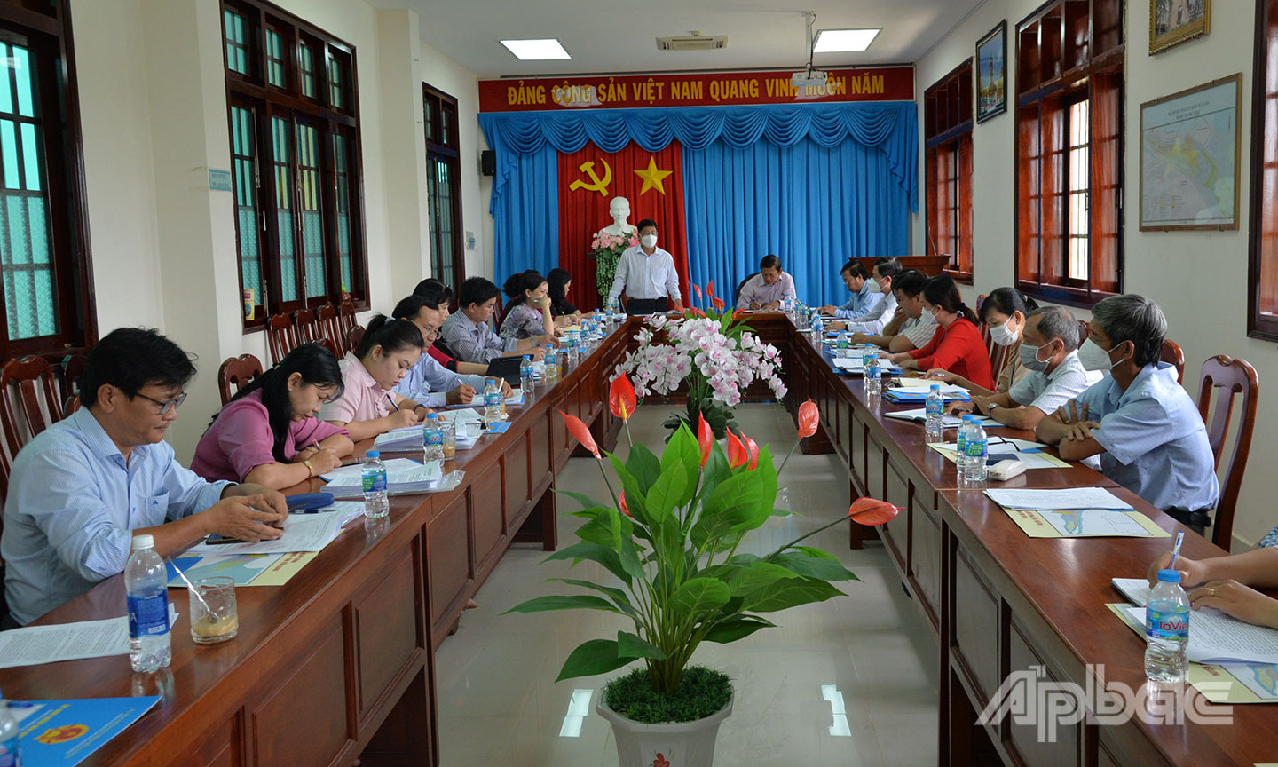 Ban Pháp chế - HĐND tỉnh giám sát tại các địa phương về việc triển khai thực hiện các nghị quyết nêu trên của HĐND tỉnh.