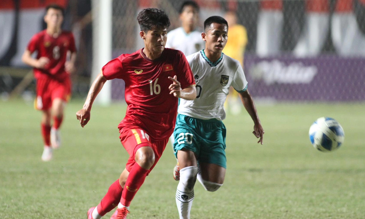 Các cầu thủ U16 Việt Nam thất bại trước Indonesia ở trận chung kết Giải Vô địch Bóng đá U16 Đông Nam Á. Ảnh: Vietnamnet.vn