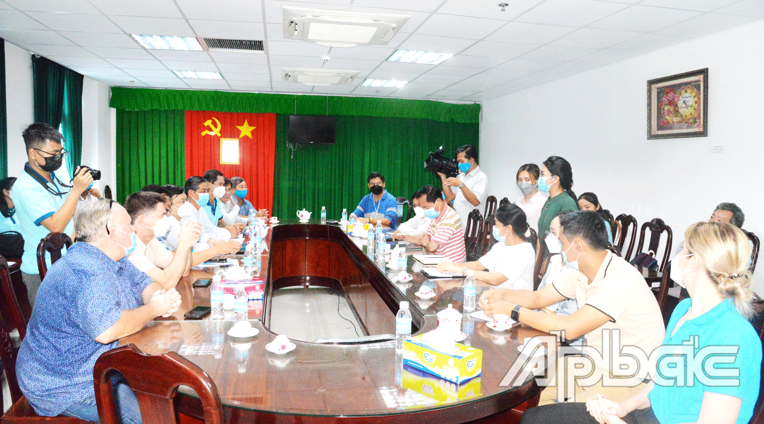 Quang cảnh làm việc của đoàn công tác tại Sở Y tế Tiền Giang