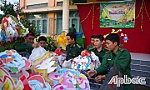 Trao 300 phần quà trung thu cho thiếu nhi khu vực biên giới biển