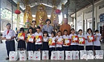 Trao 59 phần quà cho trẻ mồ côi