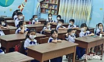 Cha mẹ làm gì để bớt nỗi lo về Covid-19 khi con trở lại trường học