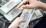 Lãi suất tăng, dòng tiền tiếp tục đổ vào ngân hàng