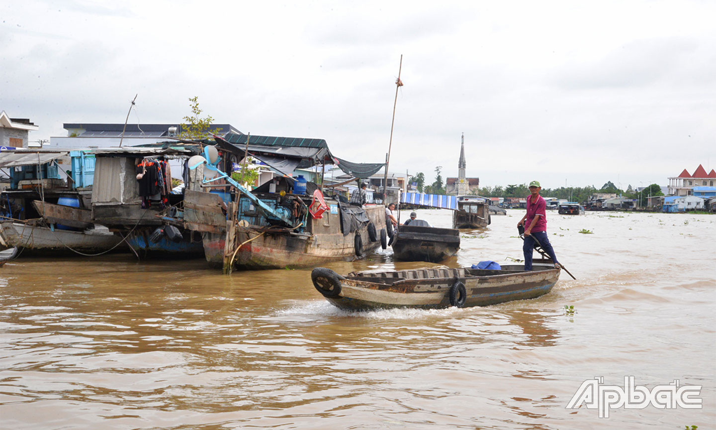 So với trước đây,  chợ nổi Cái Bè hiện tại khá đìu hiu, vắng vẻ. 