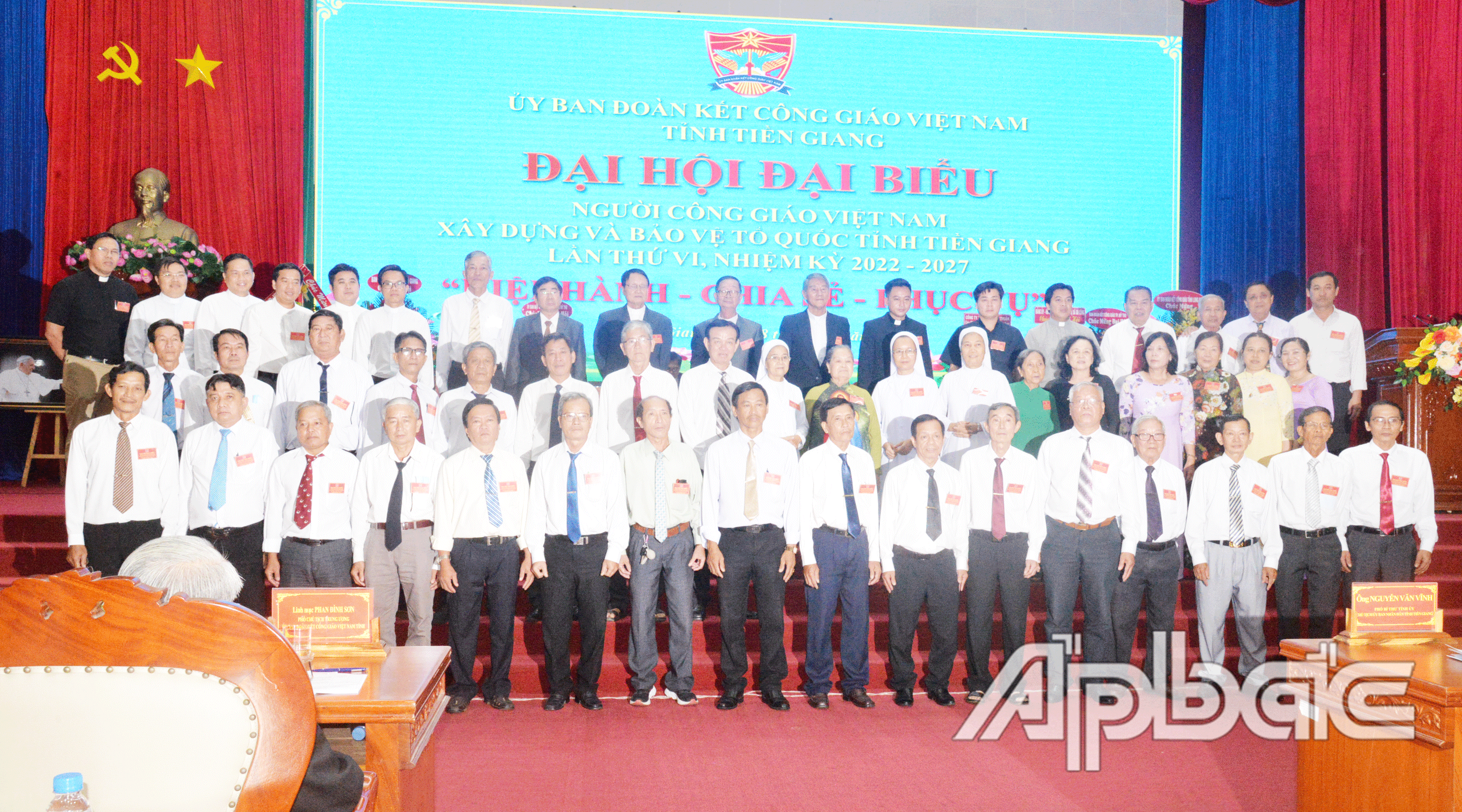 Ban Chấp hành ra mắt đại hội
