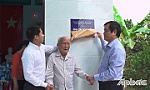 Phó Trưởng Ban Tuyên giáo Trung ương Phan Xuân Thủy dự bàn giao nhà đại đoàn kết
