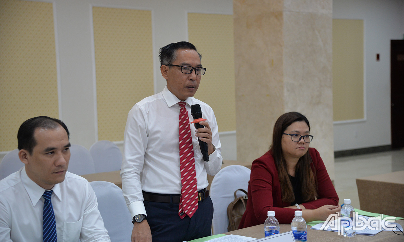 Đại diện Sở Ngoại vụ các tonhr, thành cụm thi đua số 5 phát biểu tại hội nghị