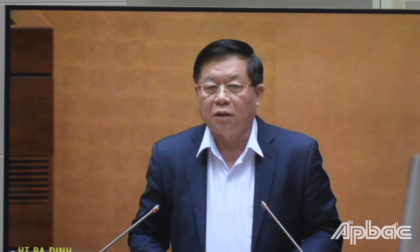 Trưởng Ban Tuyên giáo Trung ương Nguyễn Trọng Nghĩa phát biểu tại hội nghị.
