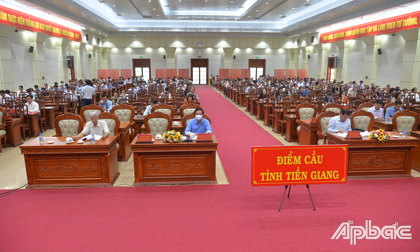 Tại điểm cầu Hội trường Ấp Bắc, Trung tâm Hội nghị tỉnh.