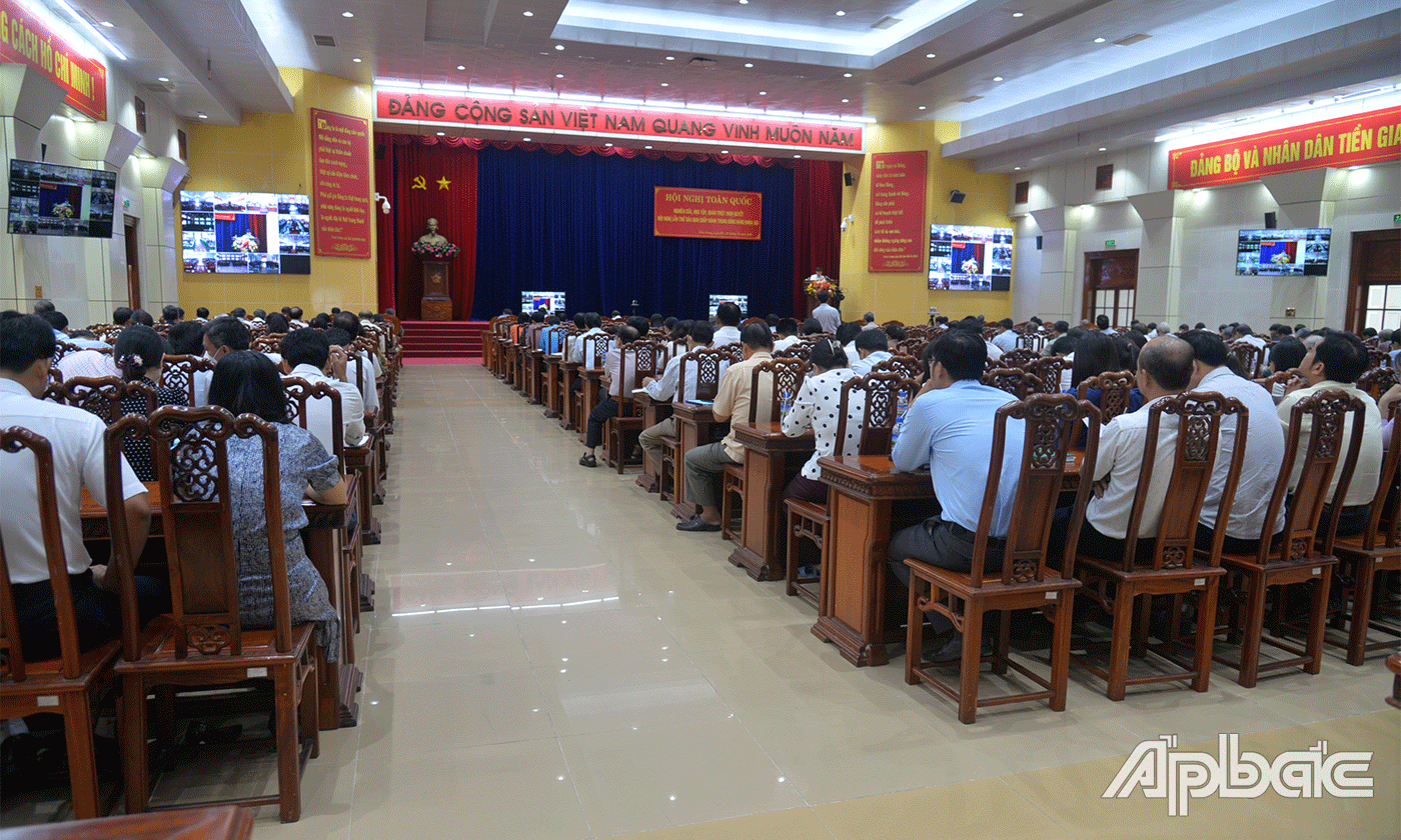 Quang cảnh tại Hội trường Ấp Bắc, Trung tâm Hội nghị tỉnh.