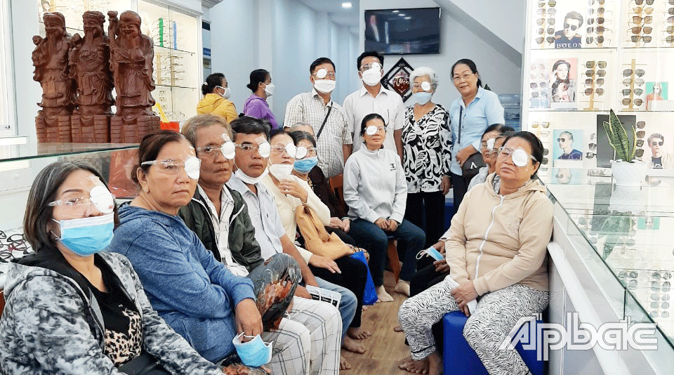 Từ nhiều năm qua, chương trình mỗ mắt miễn phí đem lại ánh sáng cho người nghèo bị mù do đục thủy tinh thể đã đem lại hạnh phúc to lớn cho nhiều người