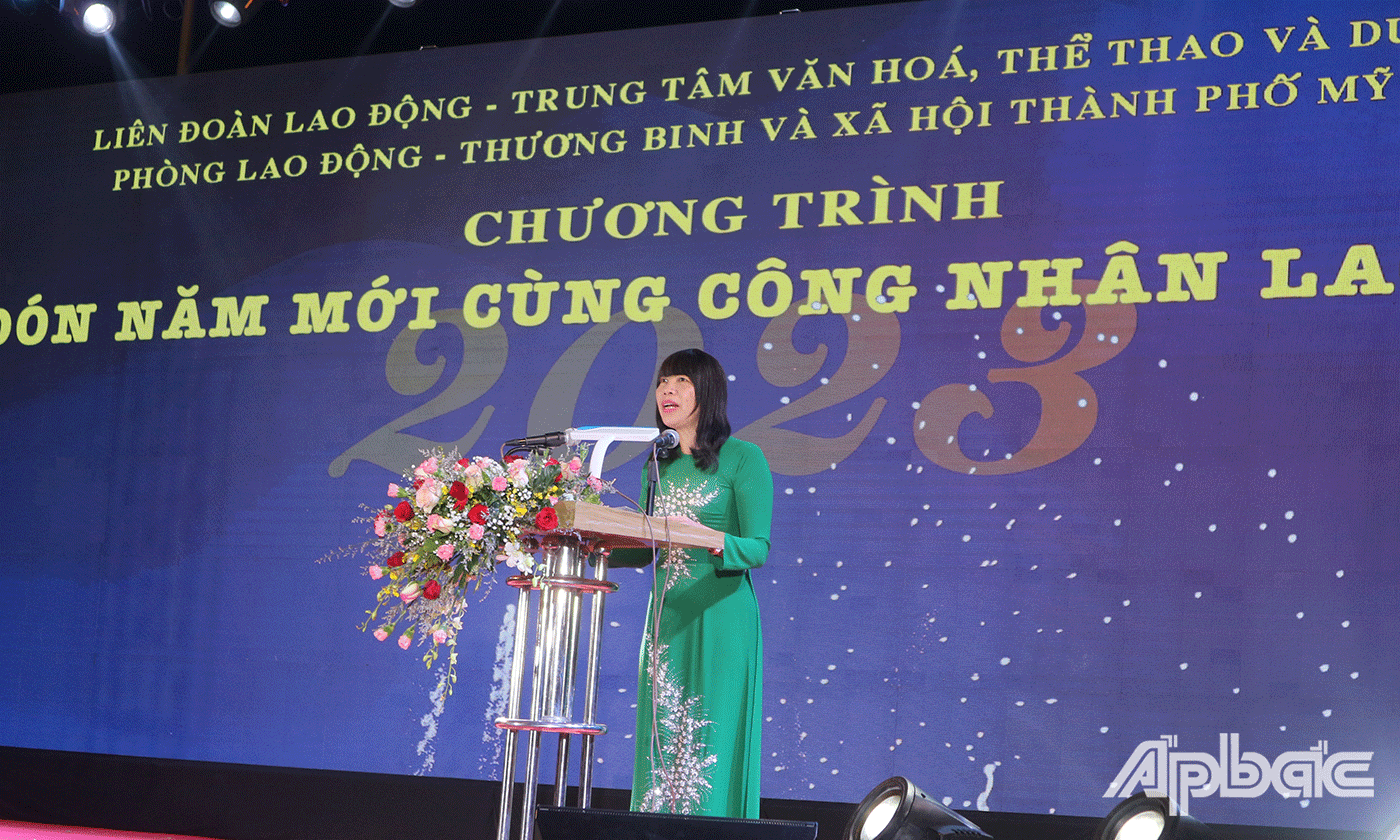 Phó Chủ tịch UBND TP. Mỹ Tho Nguyễn Thị Bé Phượng phát biểu khai mạc lễ hội