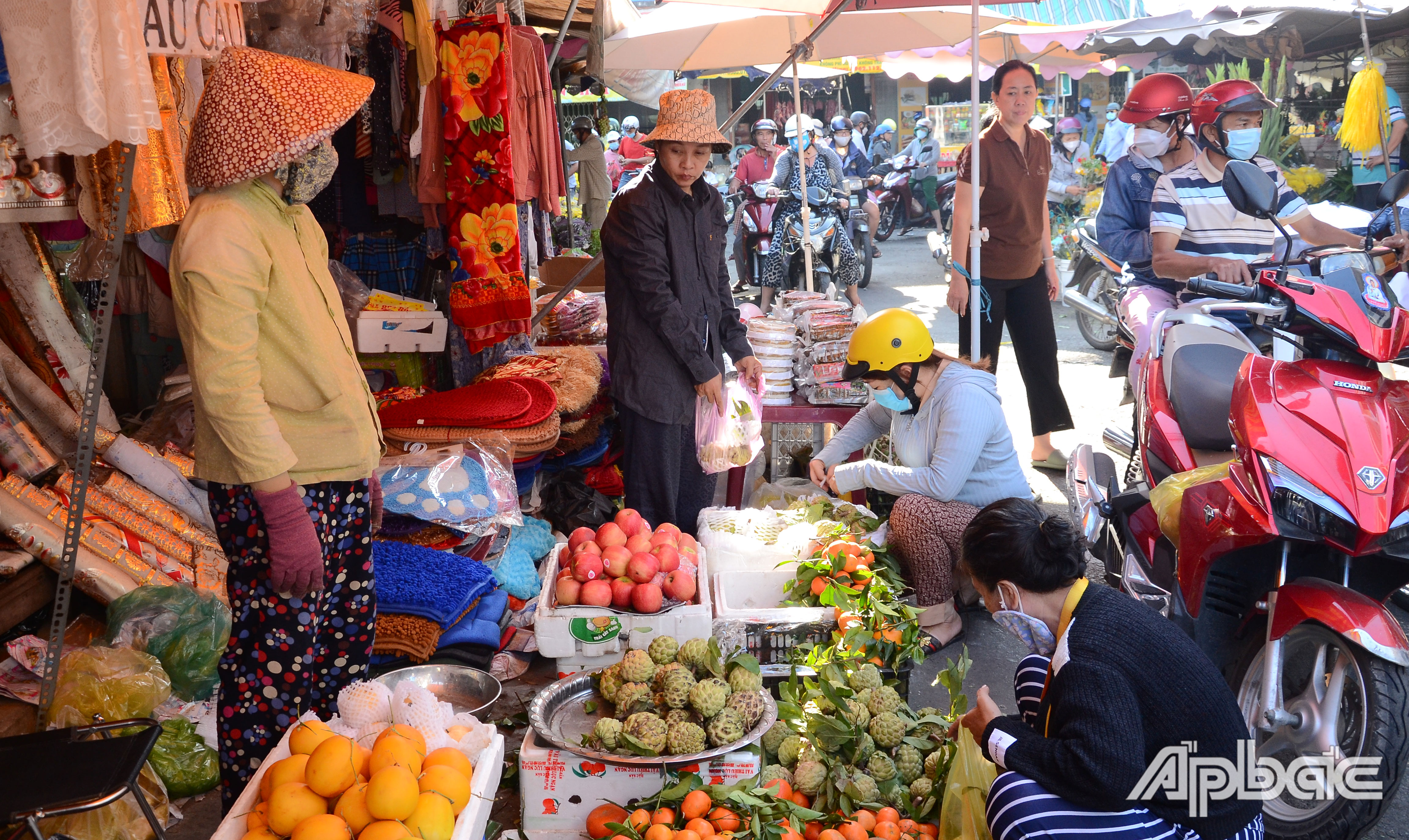 Trái cây chưng tết tiêu thụ mạnh.