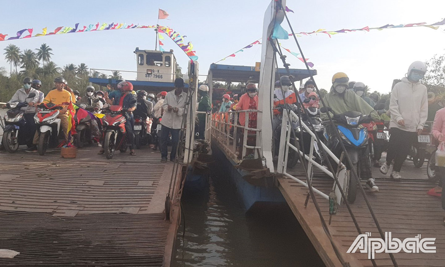 2 phà hoạt động hết công suất.