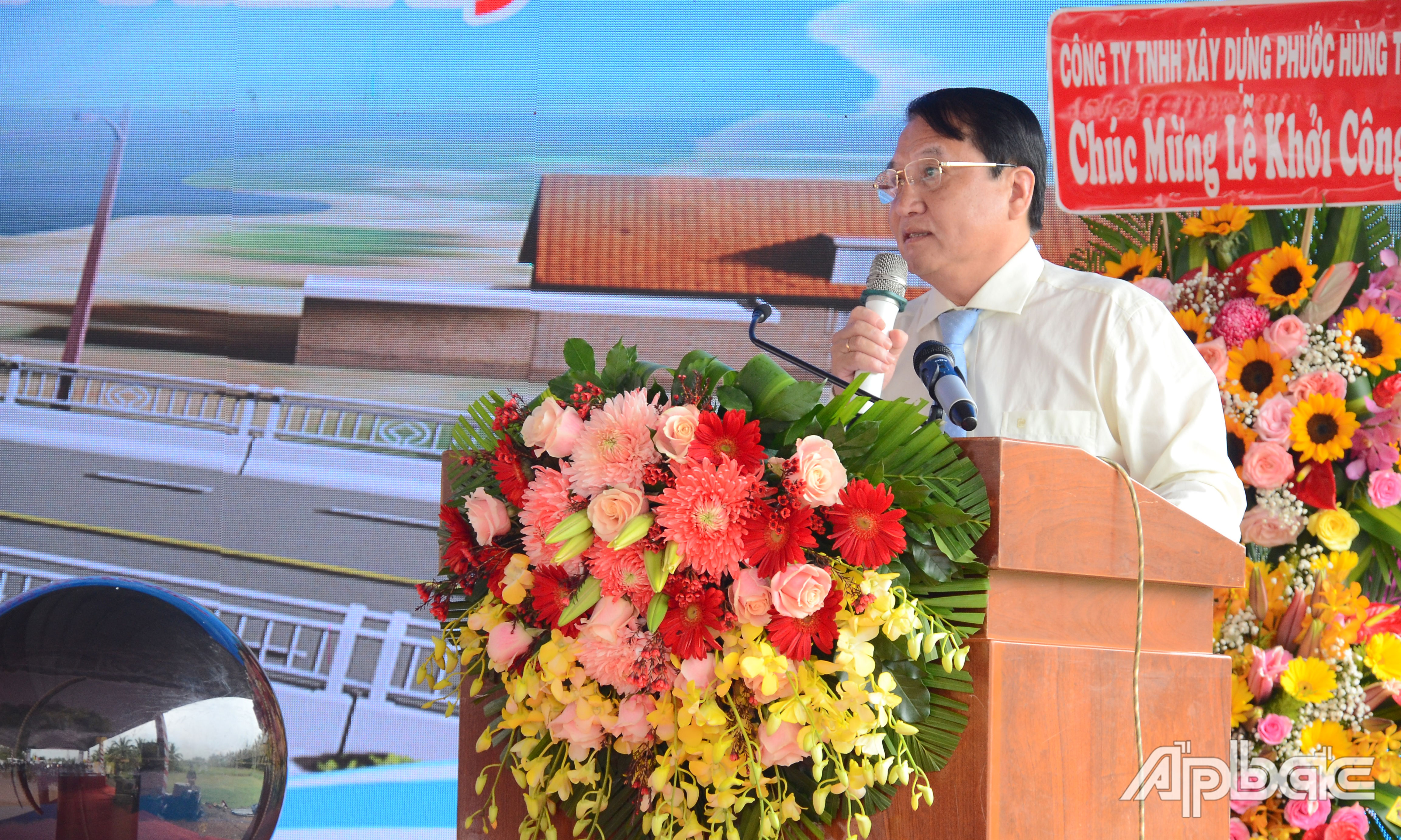 Phó Chủ tịch UBND tỉnh Phạm Văn Trọng phát biểu tại Lễ khởi công.