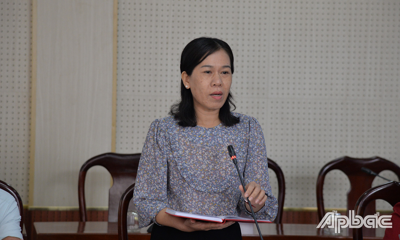 Đại diện lãnh đạo Ban Pháp chế - HĐND tỉnh phát biểu tại buổi làm việc