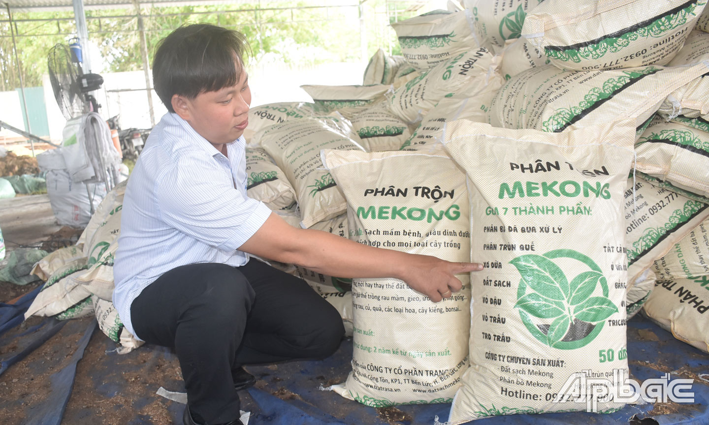 Anh Vinh tại trang trại Công ty cổ phần Trang trại sạch.