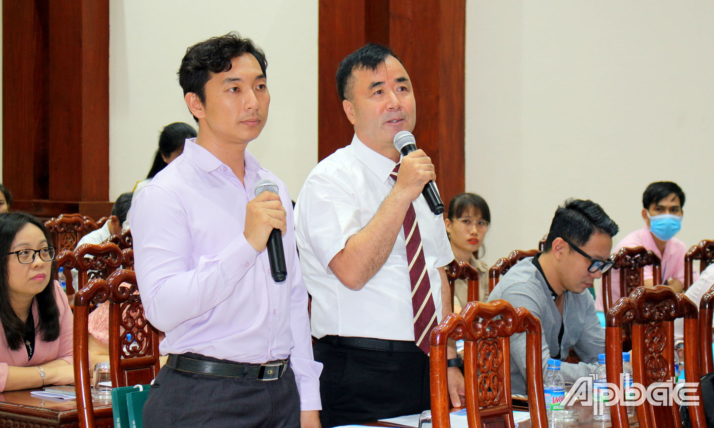 Đại diện các doanh nghiệp phát biểu tại buổi gặp gỡ.