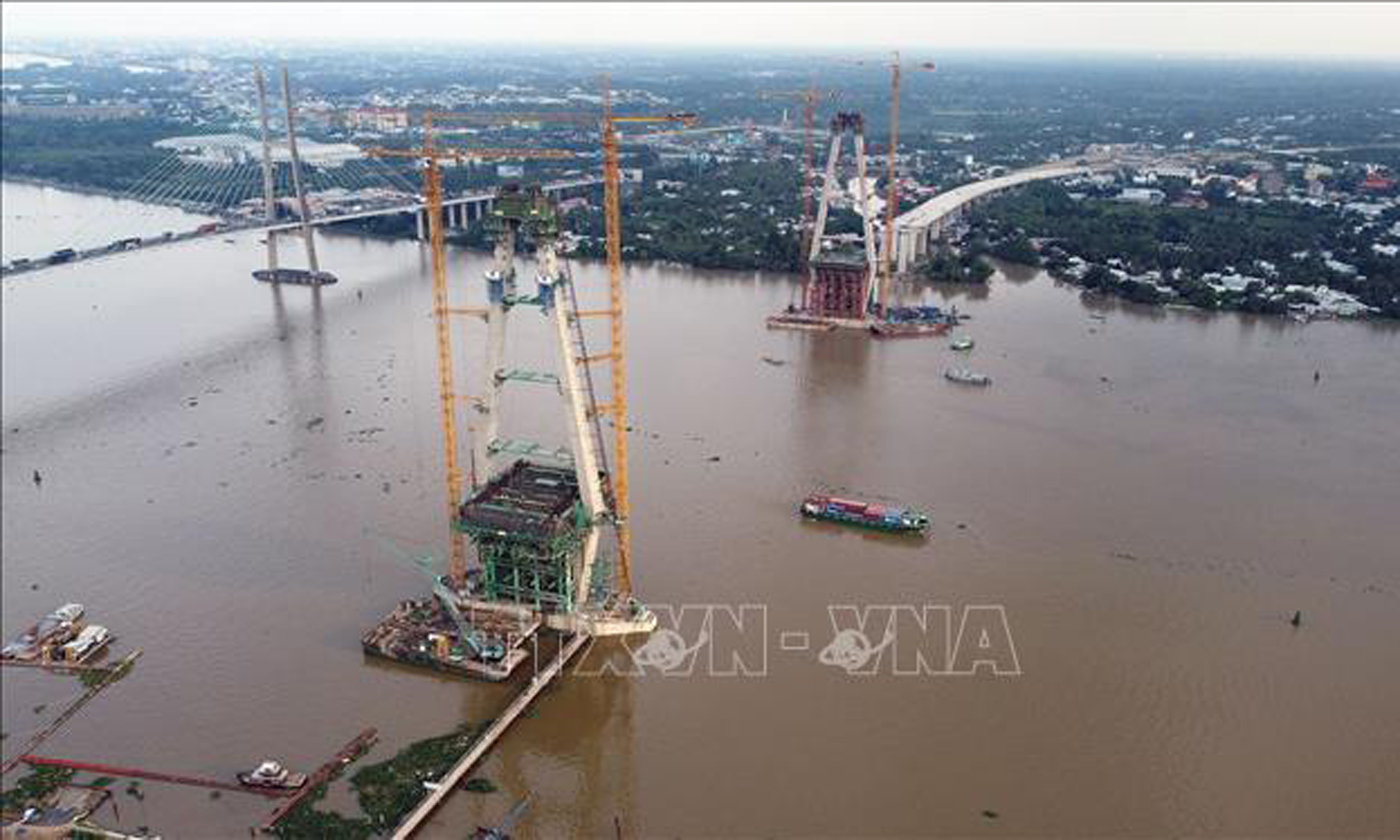 ầu Mỹ thuận 2 là dự án cầu dây văng lớn, phức tạp với nhịp chính dây văng dài 650m, 2 trụ tháp cao 125,5m thuộc dự án thành phần cao tốc Bắc - Nam giai đoạn 1 sẽ được hoàn thành vào năm 2023. Ảnh tư liệu: Huy Hùng/TTXVN