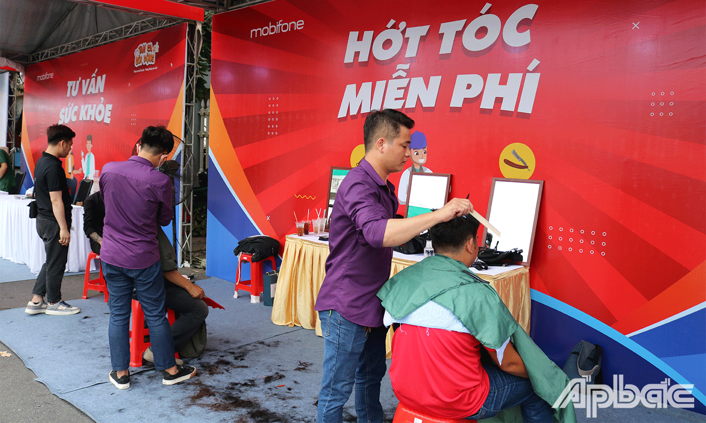 Hớt tóc miễn phí