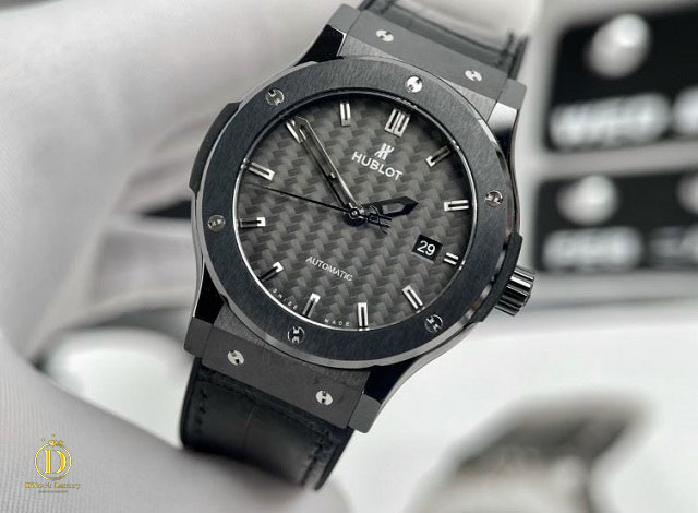 Dwatch Luxury cung cấp sản phẩm chất lượng.