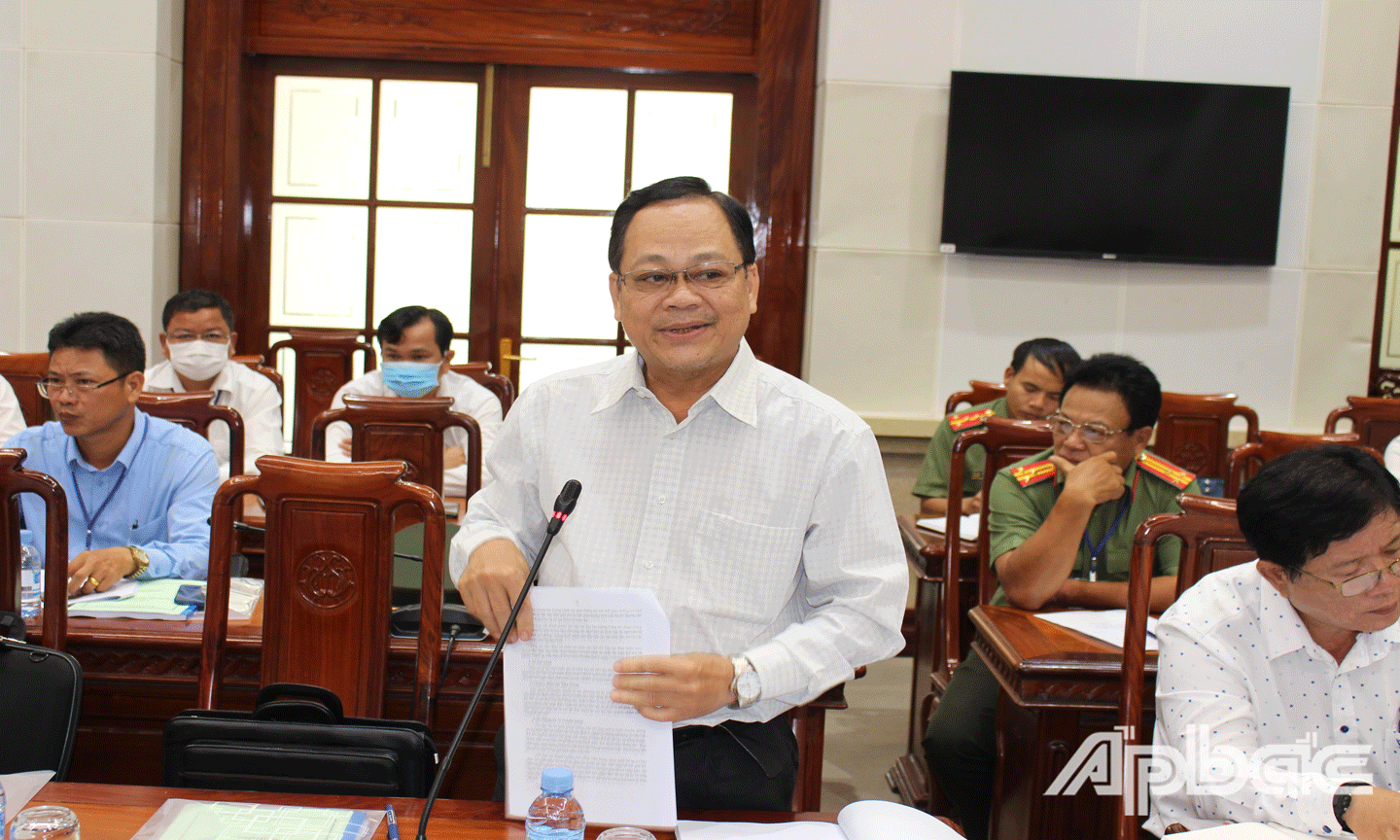 Đại biểu phát biểu tại cuộc họp.