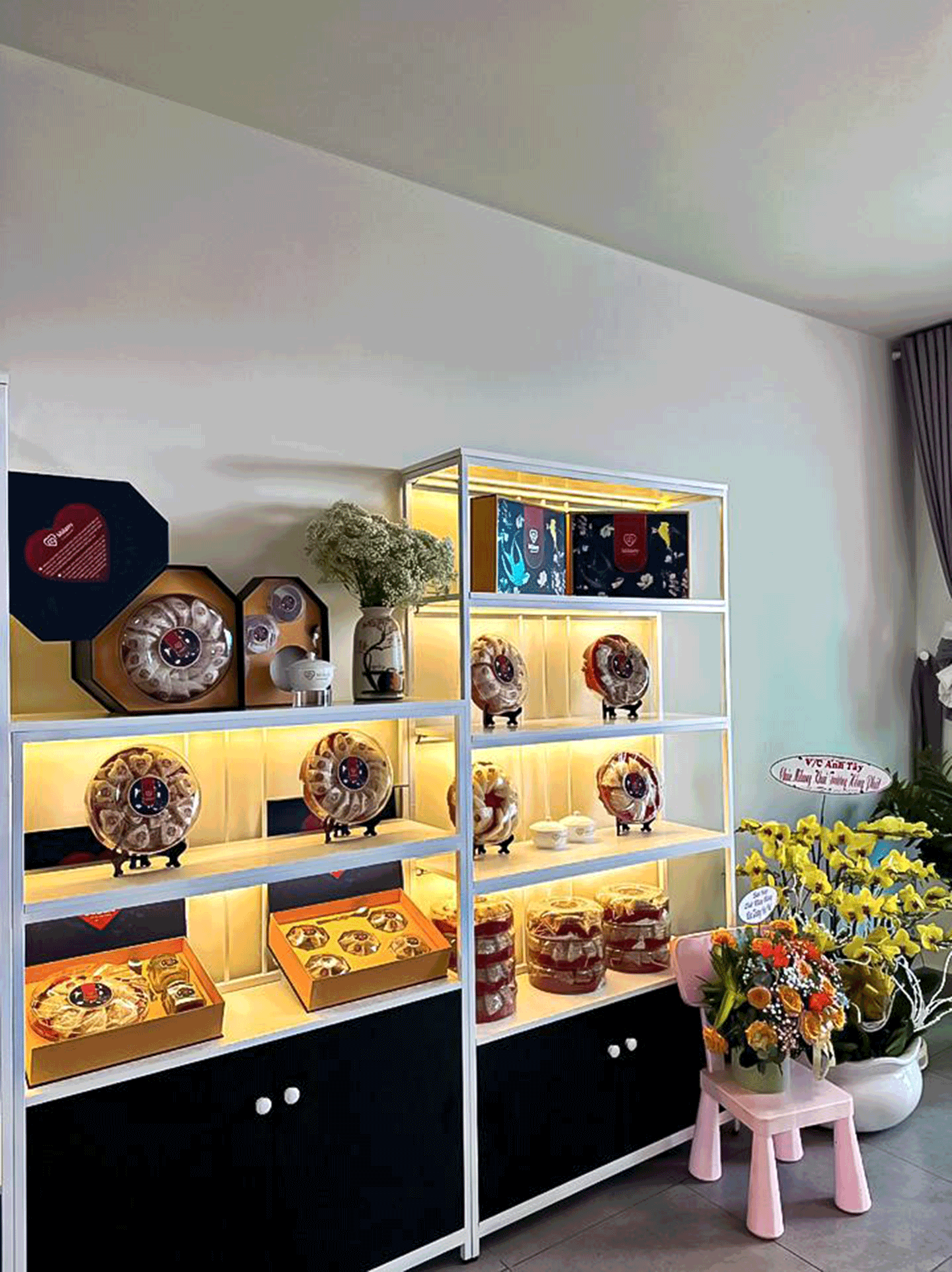 Showroom Quận 2 với không gian hiện đại và sang trọng.
