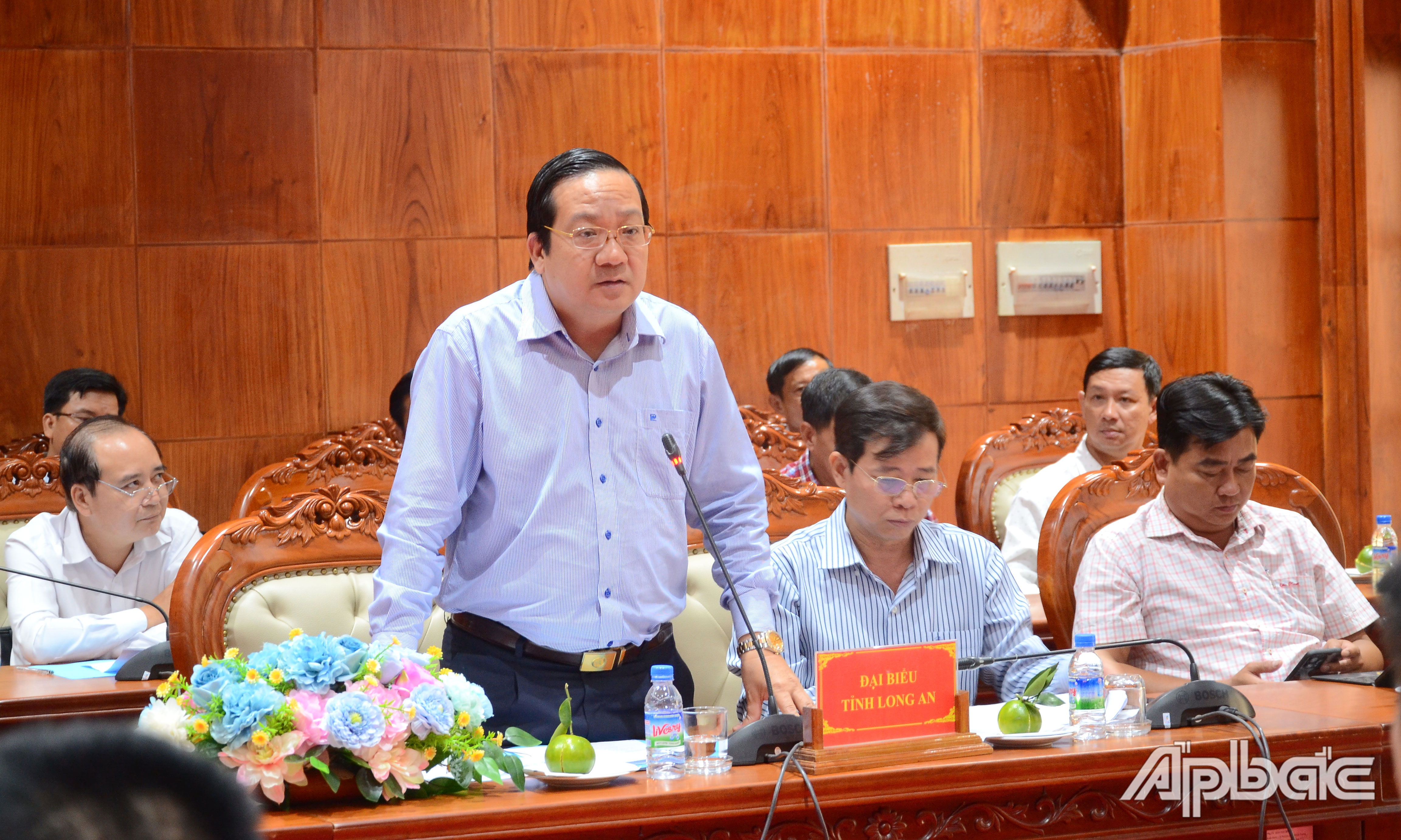Lãnh đạo UBND tỉnh Long An phát biểu tại buổi làm việc.