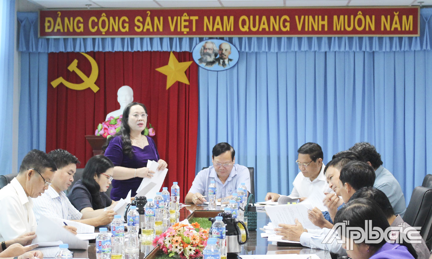 Đoàn giám sát làm việc với Sở Lao động - Thương Binh và Xã hội.