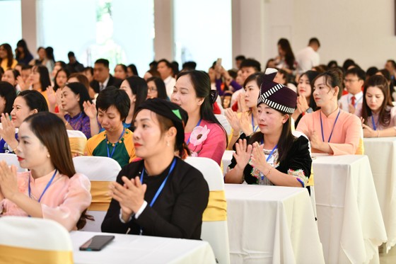 Các nhà giáo tiêu biểu dự lễ tuyên dương.