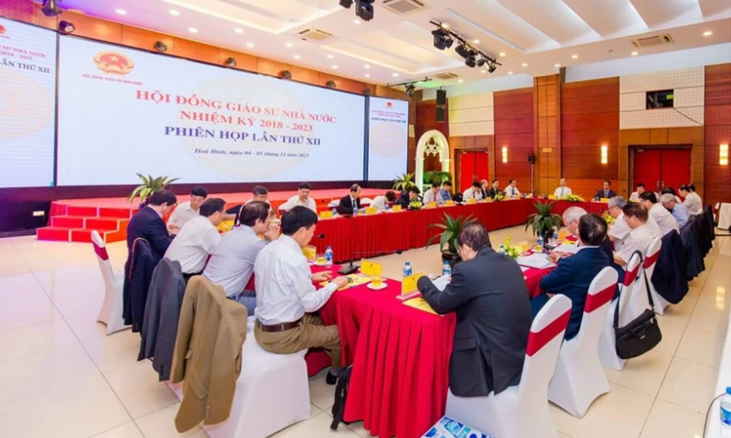 Phiên họp của Hội đồng Chức danh Giáo sư Nhà nước. (Ảnh: HĐCDGSNN)