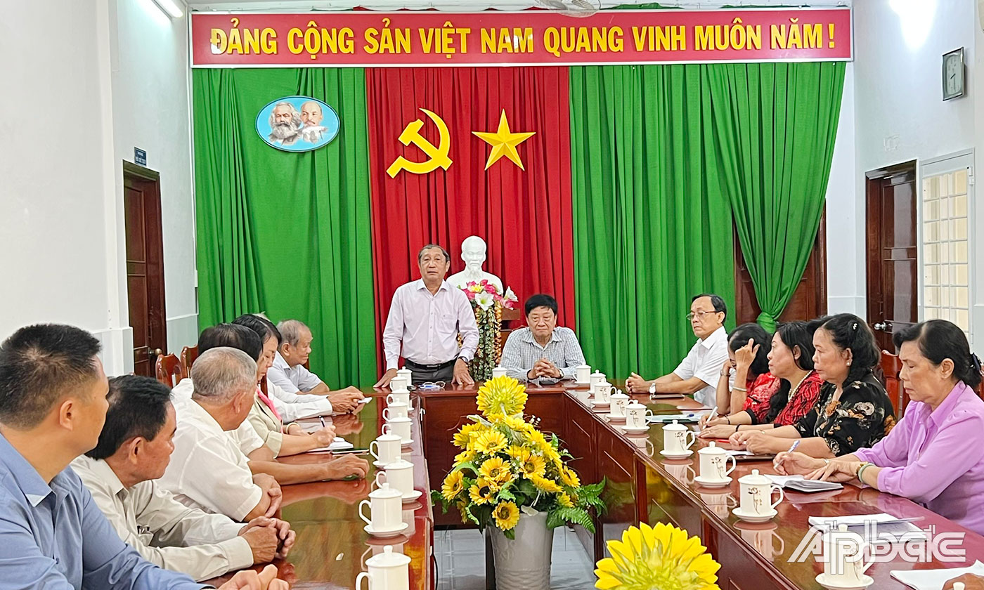 Quang cảnh buổi làm việc