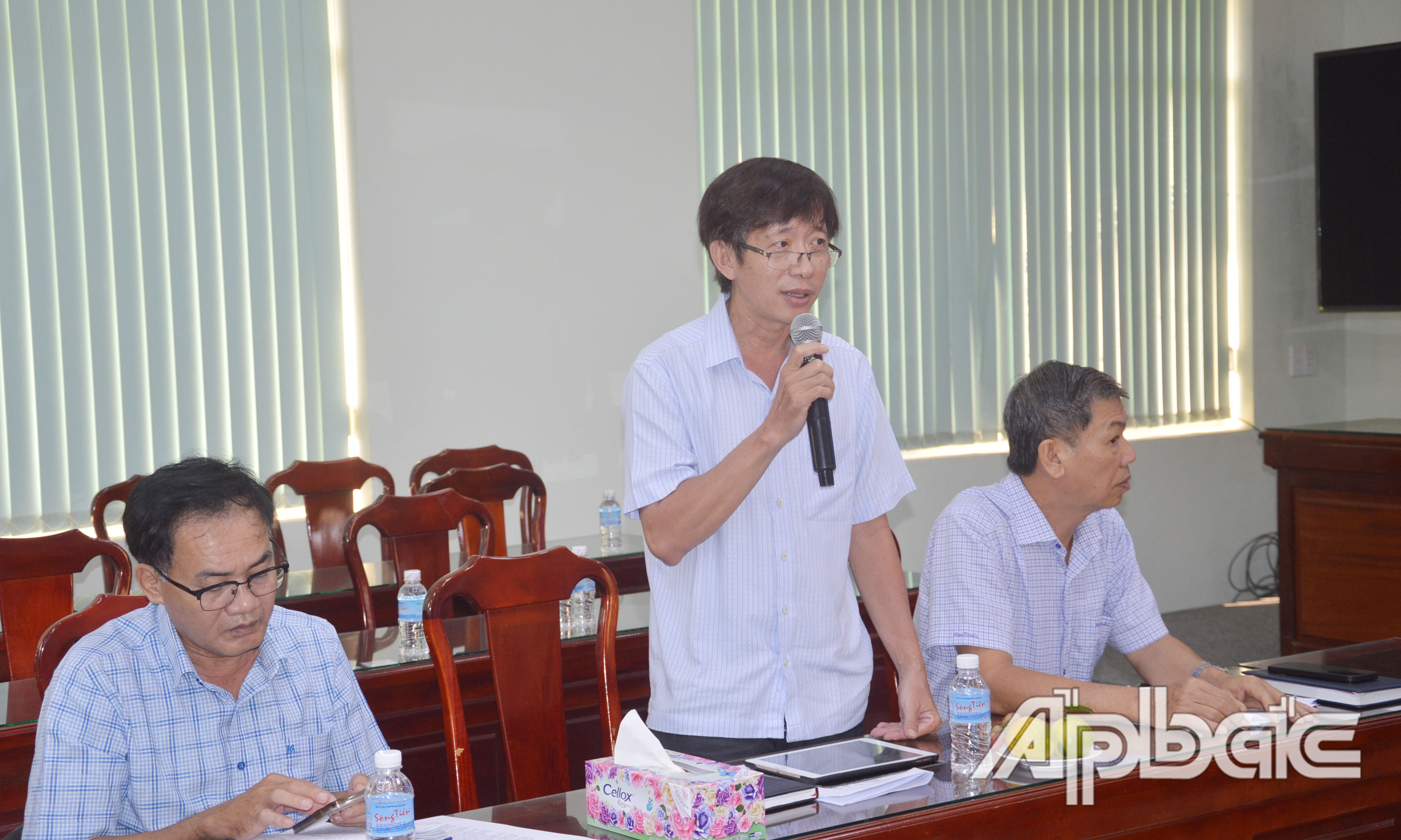 Phó Giám đốc Sở NN&PTNT Trịnh Công Minh phát biểu tại cuộc họp.