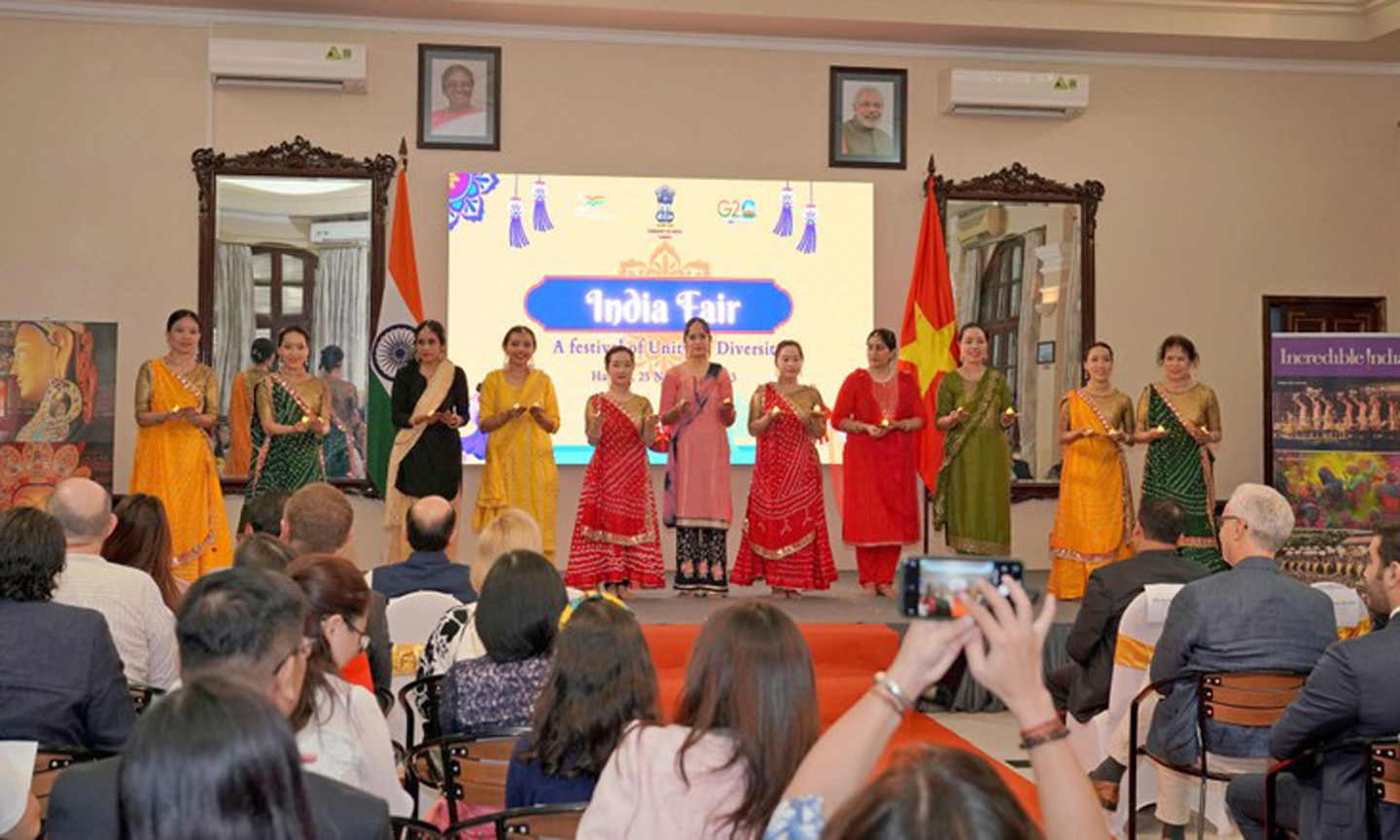 Fair introduces Vietnamese people to different hues of Indian culture (Photo: Embassy of India, Hanoi)