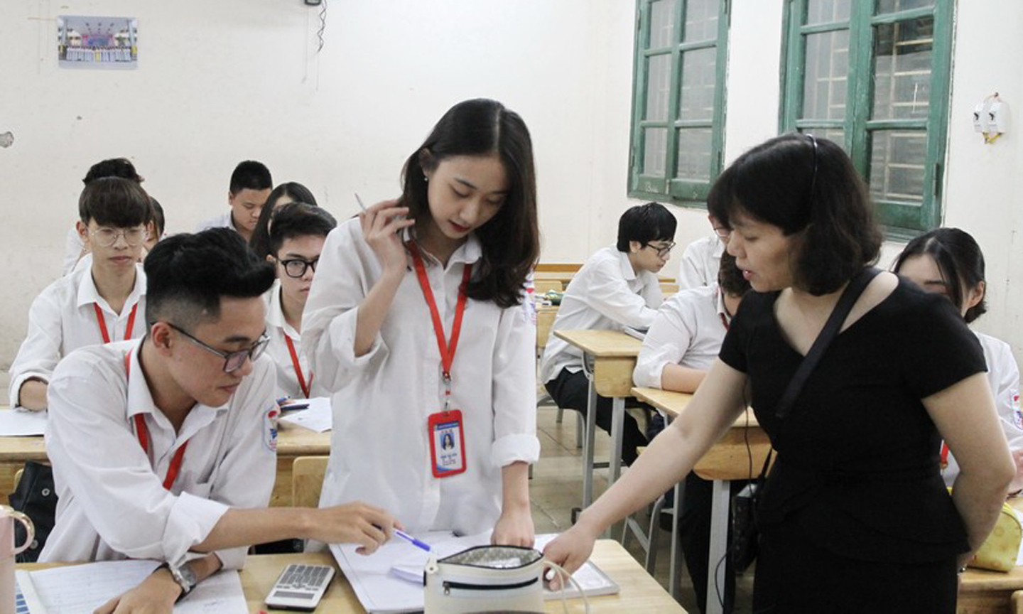 Học sinh Trường THPT Trần Hưng Đạo (quận Thanh Xuân, Hà Nội) ôn thi tốt nghiệp THPT.