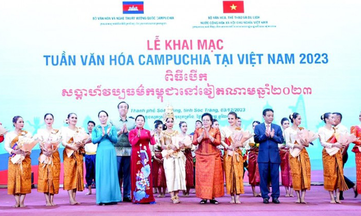 ABO/NDO- Vietnam’s Ministry of Culture, Sports and Tourism and Cambodia’s Ministry of Culture and Fine Arts on December 3 kicked off the Cambodia Culture Week in Vietnam 2023 in the Mekong Delta province of Soc Trang.