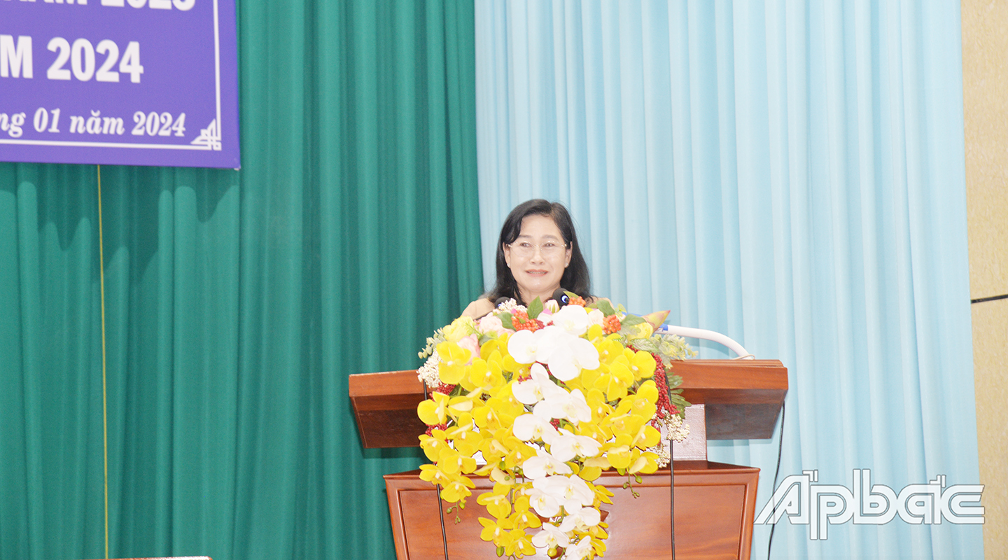 Đồng chí Châu Thị Mỹ Phương, Ủy viên Ban Thường vụ, Trưởng Ban Tuyên giáo Tỉnh ủy  triển khai  nội dung “Chuyên đề học tập và làm theo tư tưởng, đạo đức, phong cách Hồ Chí Minh” trong năm 2024